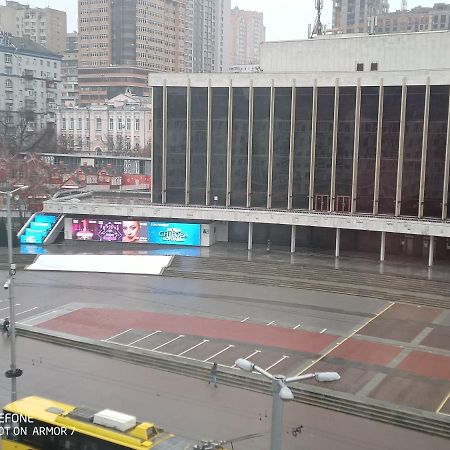 Двухкомнатная квартира с видом на Дворец Украина Київ Екстер'єр фото